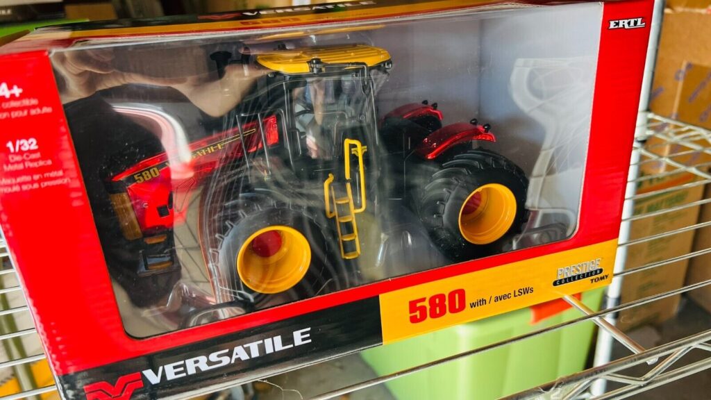 1/32 Versatile Red Chrome Chaser; 580 Tractor With LSW Float Tires RARE