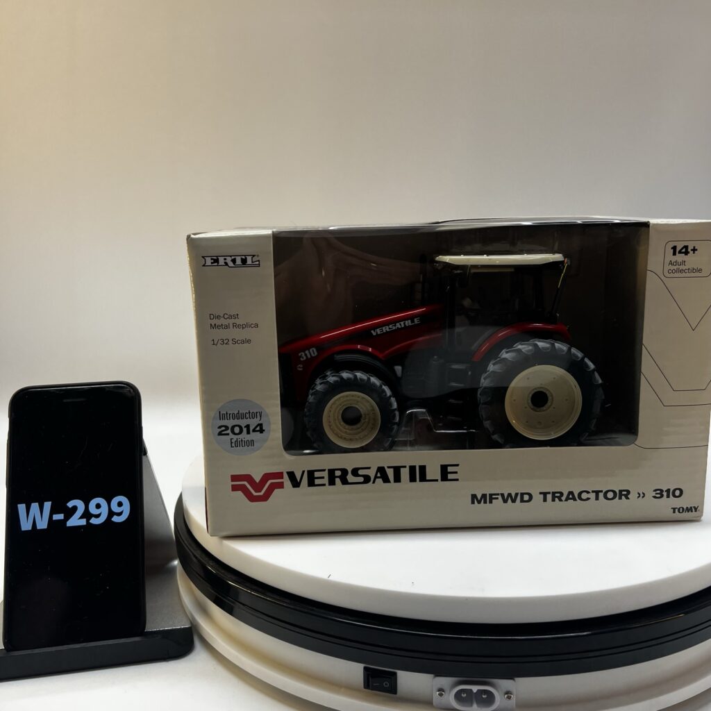 Versatile MFWD 310 - 2014 Introduction Edition - Image 4