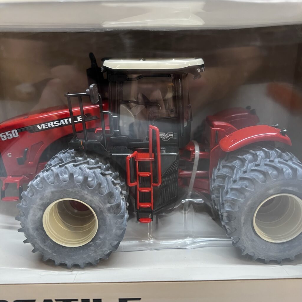 Versatile 550 4WD Tractor NIB for display - 2013 Introduction Edition NIB