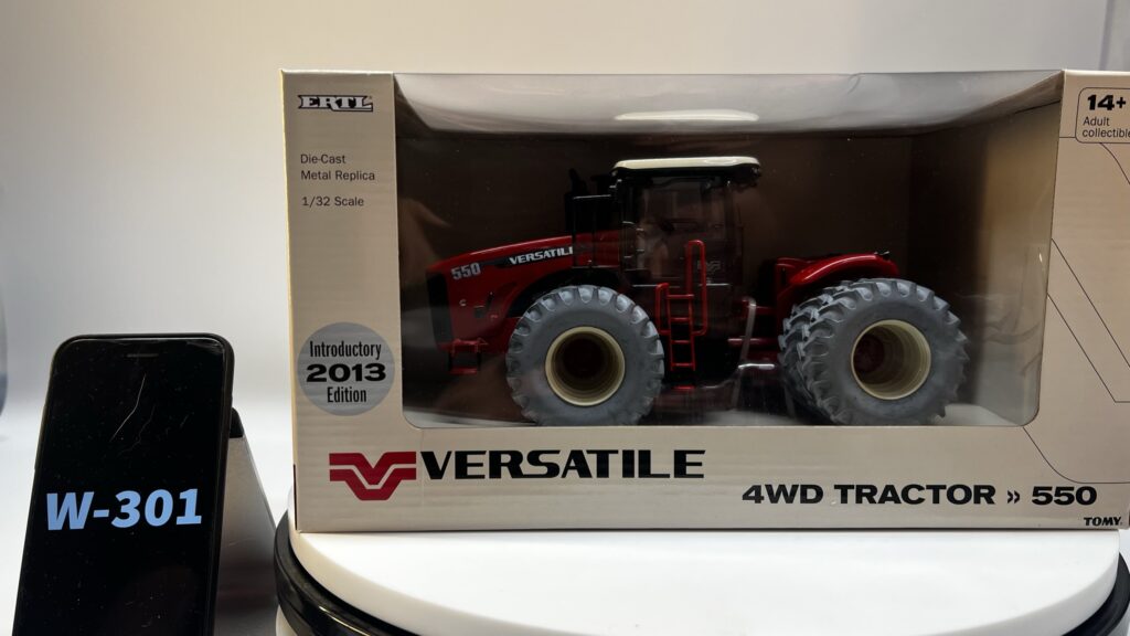 Versatile 550 4WD Tractor NIB for display - 2013 Introduction Edition NIB
