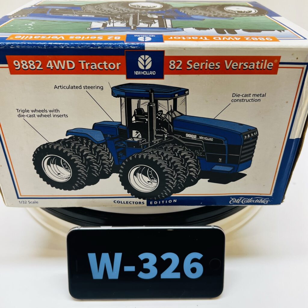 New Holland 9882 Verstile 4WD, Collectors Edition, Ertl Collectables8 2 Series Versatile, triples, - Image 8