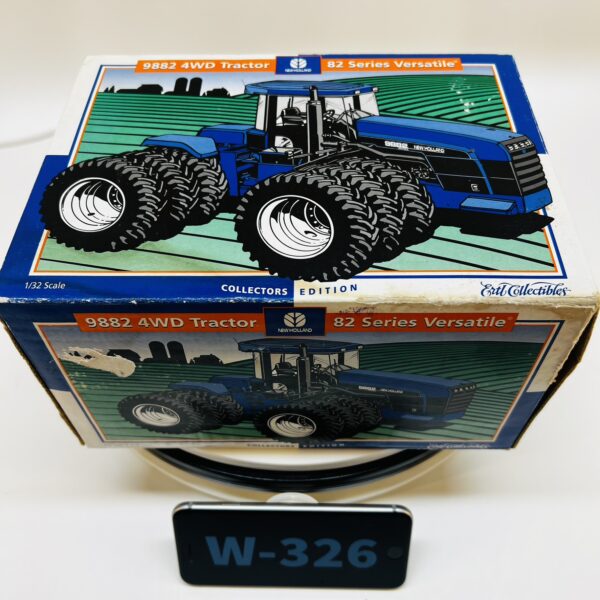 New Holland 9882 Verstile 4WD, Collectors Edition, Ertl Collectables8 2 Series Versatile, triples, - Image 7