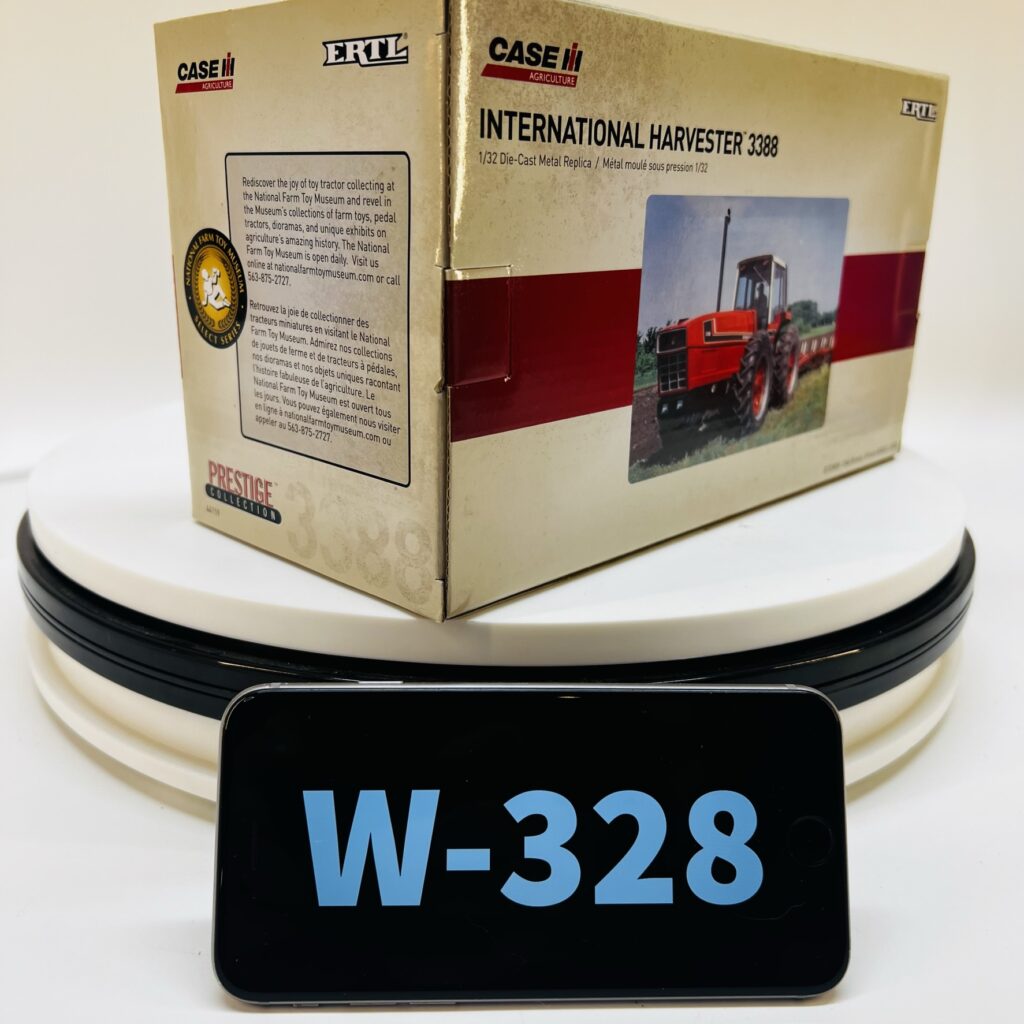 International Harvester 2+2 (2 + 2) 3388, NTFM 2017, single row crop tires - Image 5