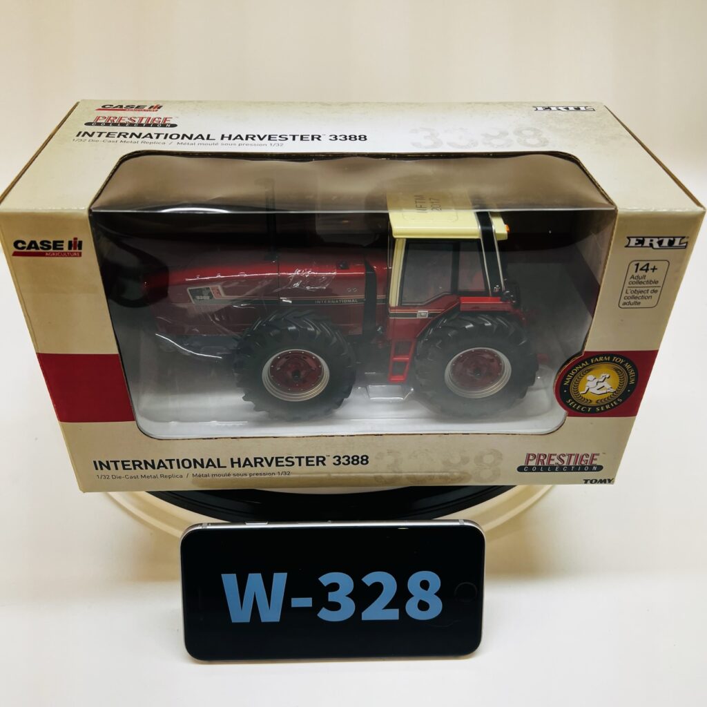 International Harvester 2+2 (2 + 2) 3388, NTFM 2017, single row crop tires