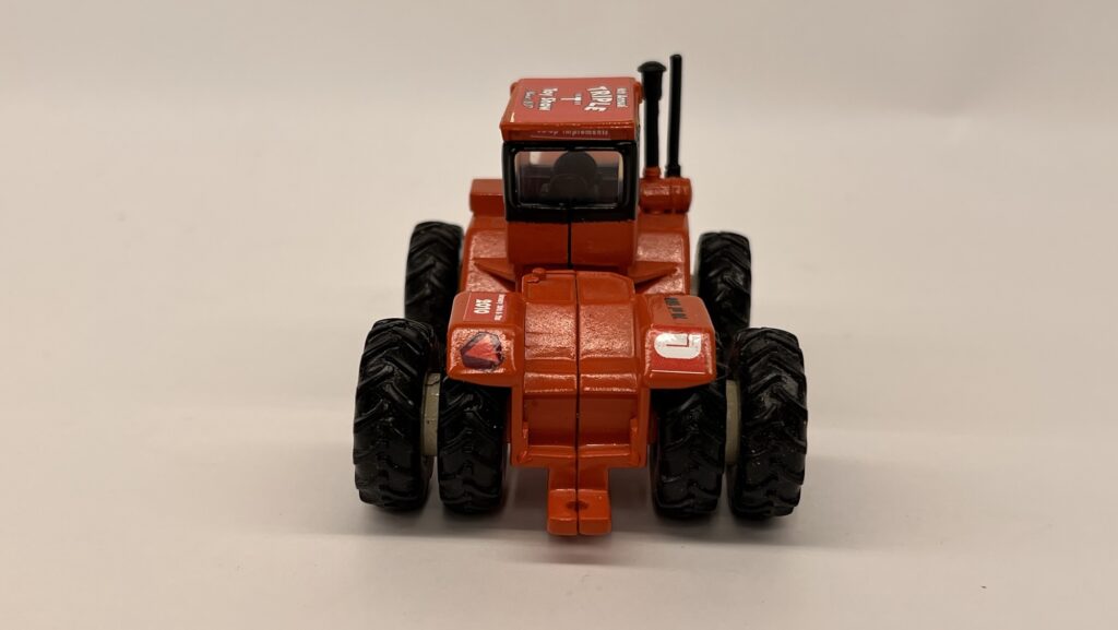 1/64 TTT TOY SHOW TENTH ANNUAL TRIPLE T VERSATILE 575 TRACTOR - Image 3
