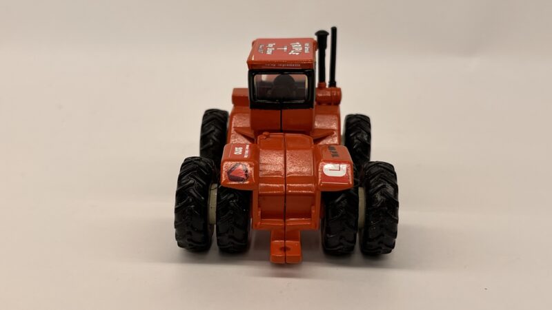 1/64 TTT TOY SHOW TENTH ANNUAL TRIPLE T VERSATILE 575 TRACTOR - Image 3