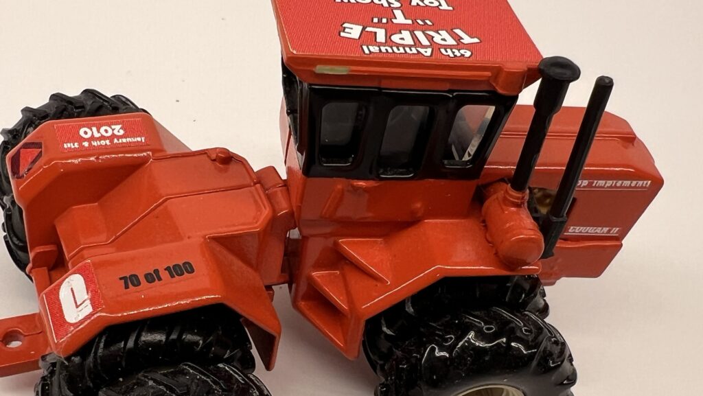 1/64 TTT TOY SHOW TENTH ANNUAL TRIPLE T VERSATILE 575 TRACTOR - Image 5
