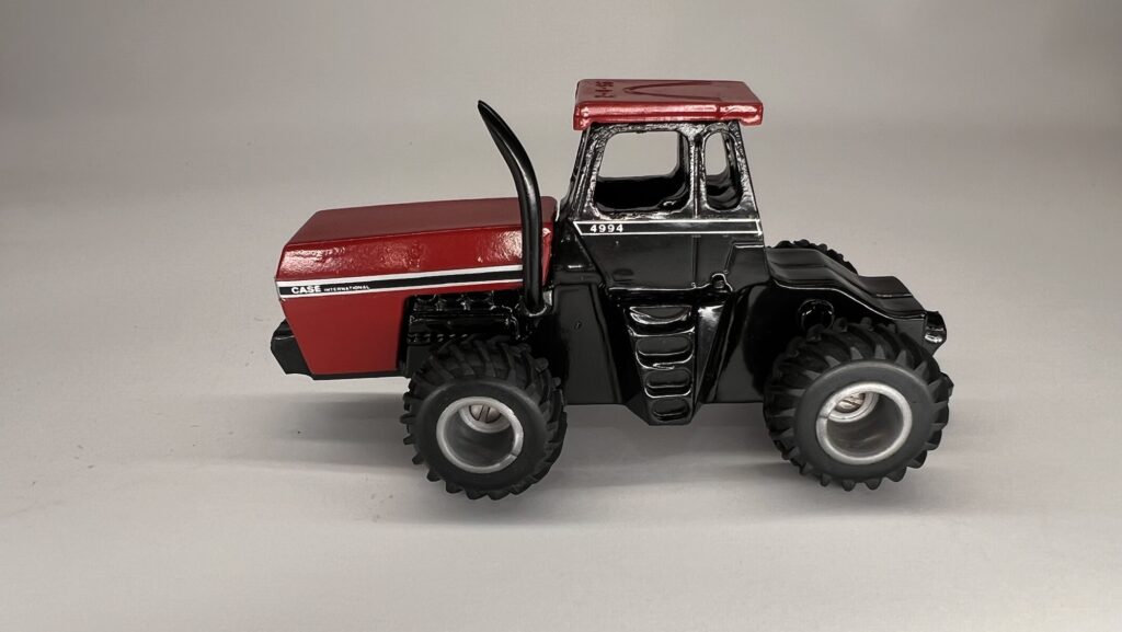 1/64 CASE INTERNATIONAL 4994 ST LOUIS TOY SHOW TRACTOR