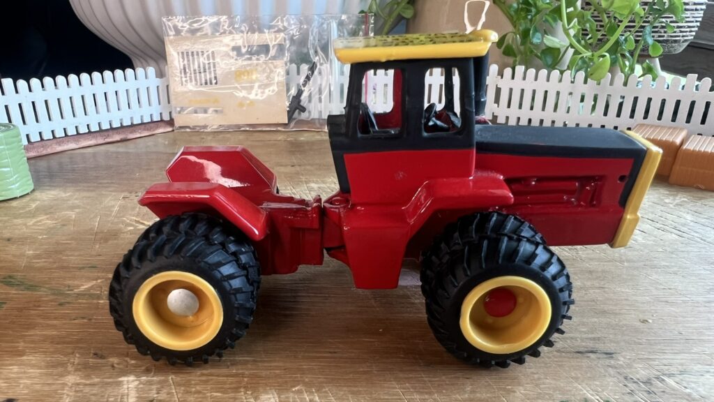 Versatile 895 Butcher's Toys MI 1990 - Image 8