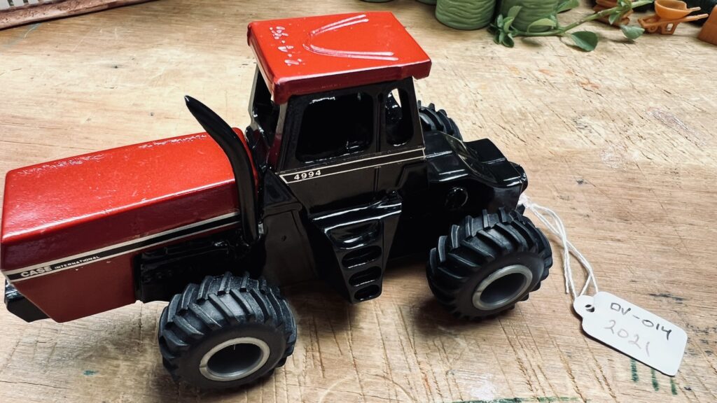 1/64 CASE INTERNATIONAL 4994 ST LOUIS TOY SHOW TRACTOR - Image 24
