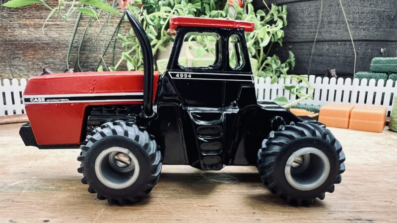 1/64 CASE INTERNATIONAL 4994 ST LOUIS TOY SHOW TRACTOR - Image 22