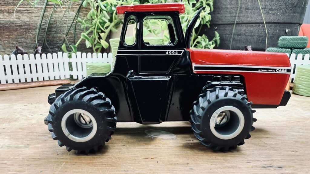 1/64 CASE INTERNATIONAL 4994 ST LOUIS TOY SHOW TRACTOR - Image 20
