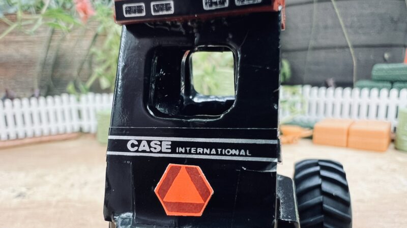 1/64 CASE INTERNATIONAL 4994 ST LOUIS TOY SHOW TRACTOR - Image 16