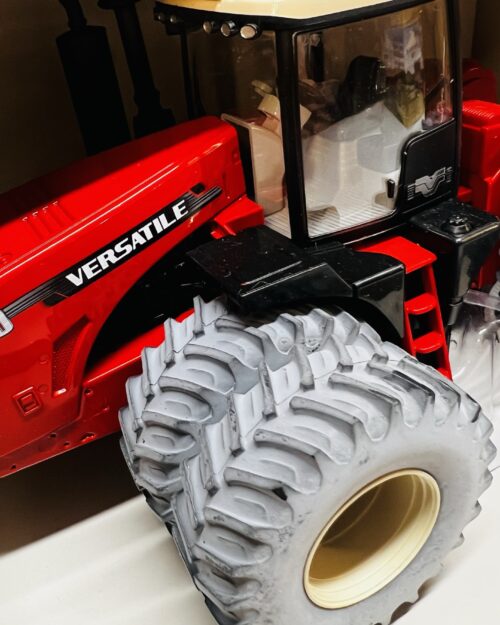 Versatile 500 4WD Tractor NIB for display