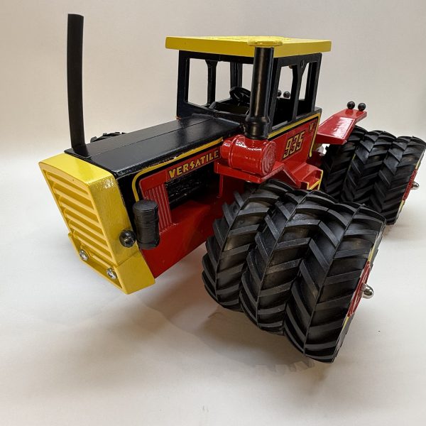 1/16 Versatile 935 w/ Triples - Image 2