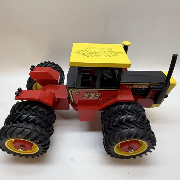 1/16 Versatile 935 w/ Triples - Image 8