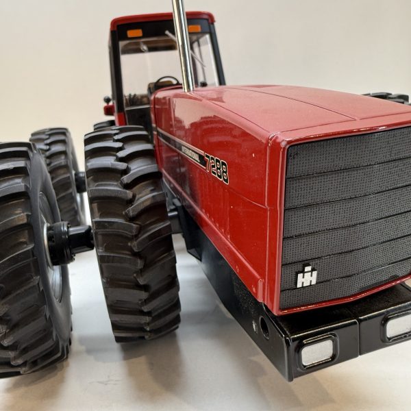 International Harvester 2+2 7288 w/ Row Crop Duals - Image 6