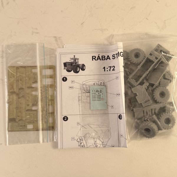 1/72 Raba-Steiger 250 w/ Duals Resin Model Tractor Kit - Image 5