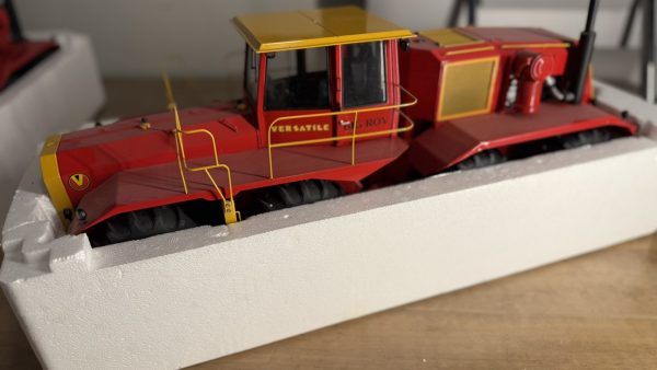RARE! 1/16 Versatile Big Roy 1080 Tractor Set | Toy Farmer - Image 10