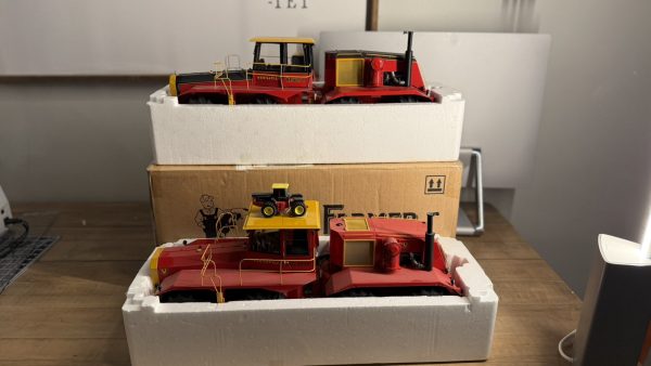 RARE! 1/16 Versatile Big Roy 1080 Tractor Set | Toy Farmer